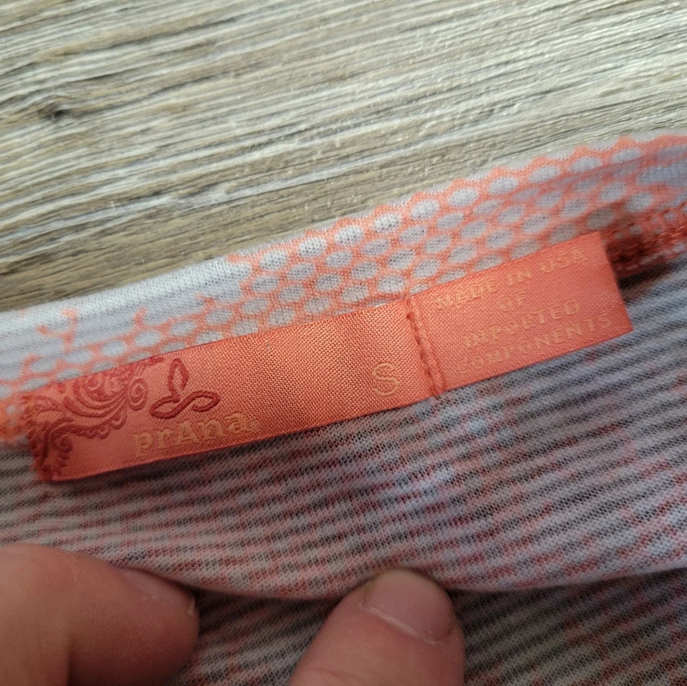 Prana‎ Francie Long Sleeve Performance Tee In Peach Women's Size Small - Picture 3 of 3